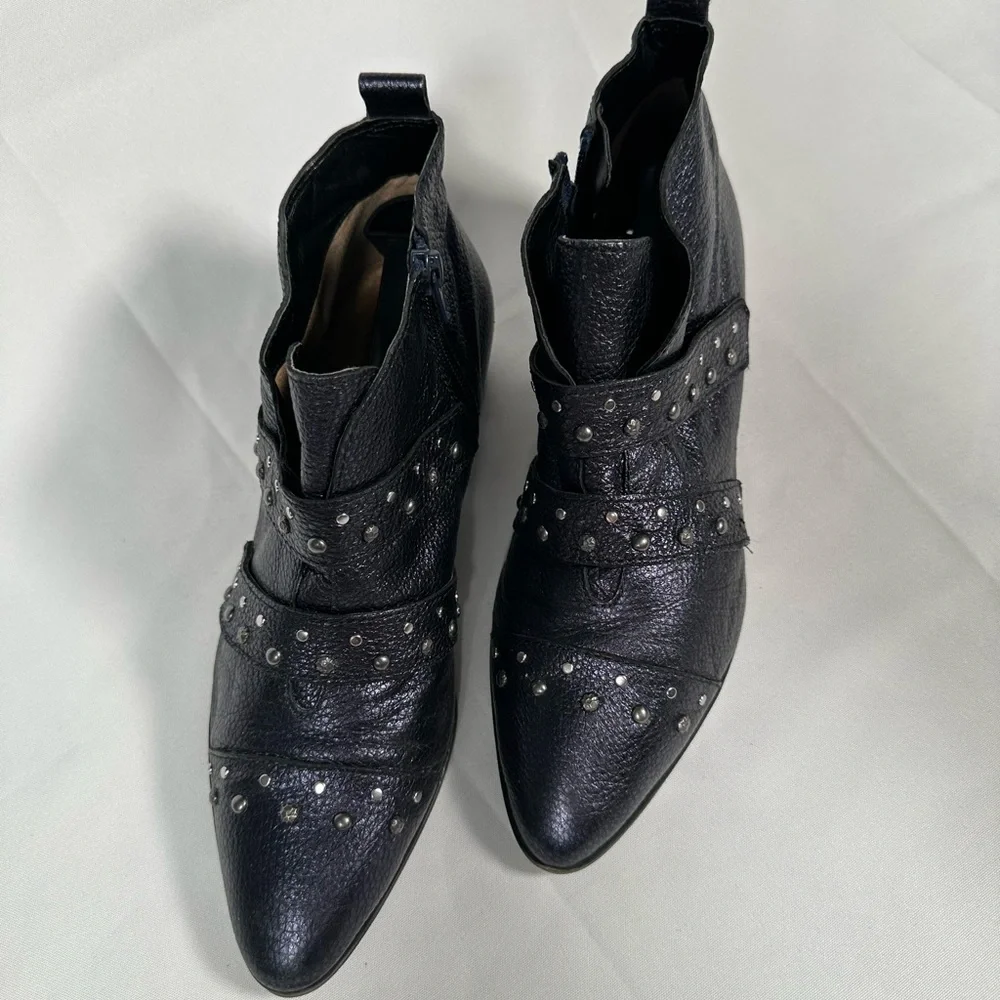 Naturalizer Blissful Studded Navy Metallic Booties Woman Size USA 8.5